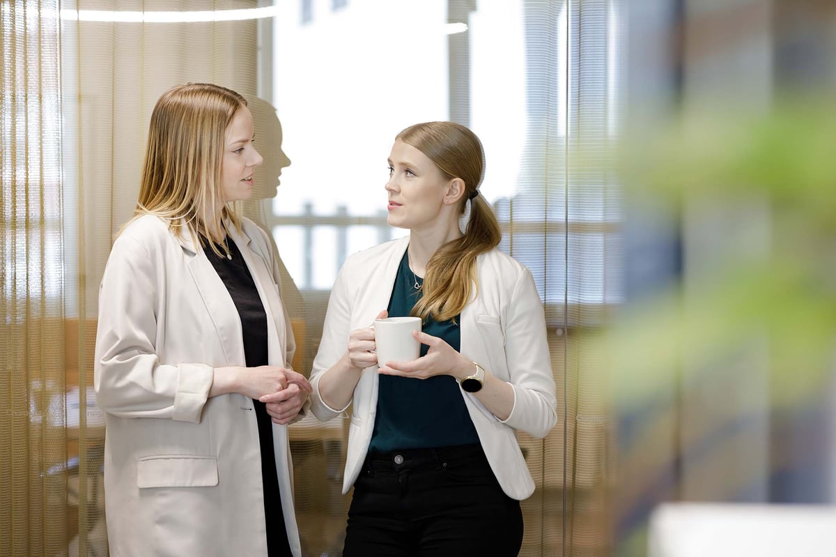 HankenSSE_conversation_women